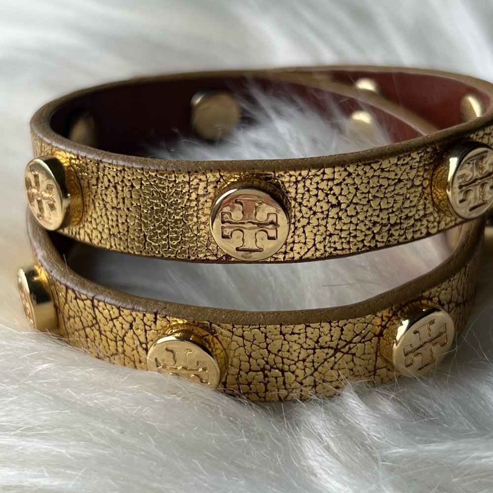 ✨Tory Burch logo stud double wrap bracelet.✨